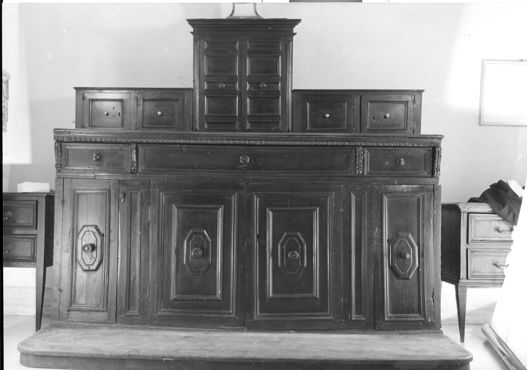 mobile da sacrestia - bottega marchigiana (sec. XVII)