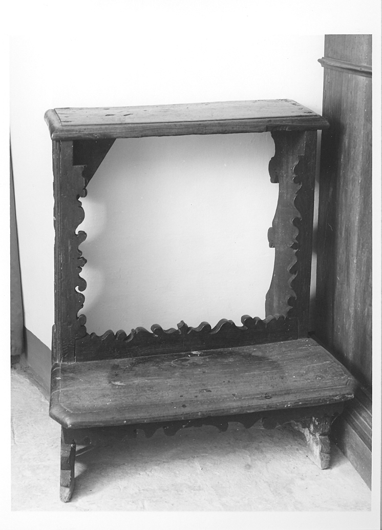 inginocchiatoio - bottega marchigiana (prima metà sec. XVIII)