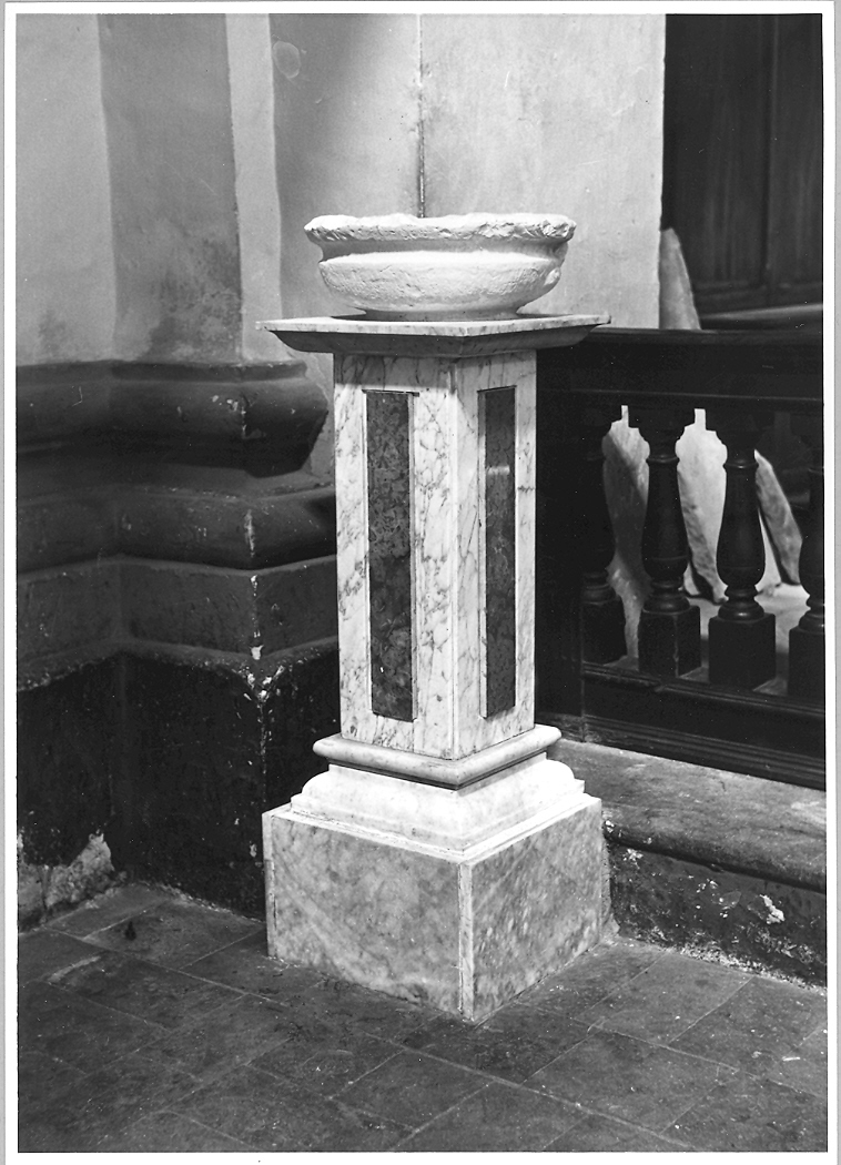 acquasantiera, coppia - bottega marchigiana (sec. XVII)