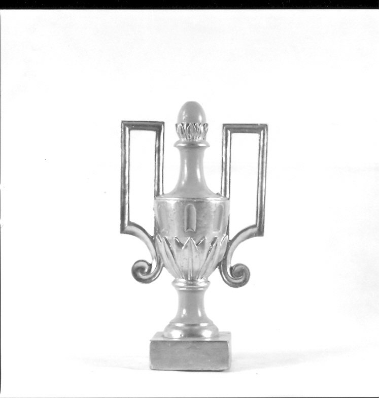 vaso d'altare con composizione floreale, serie - bottega marchigiana (sec. XIX)