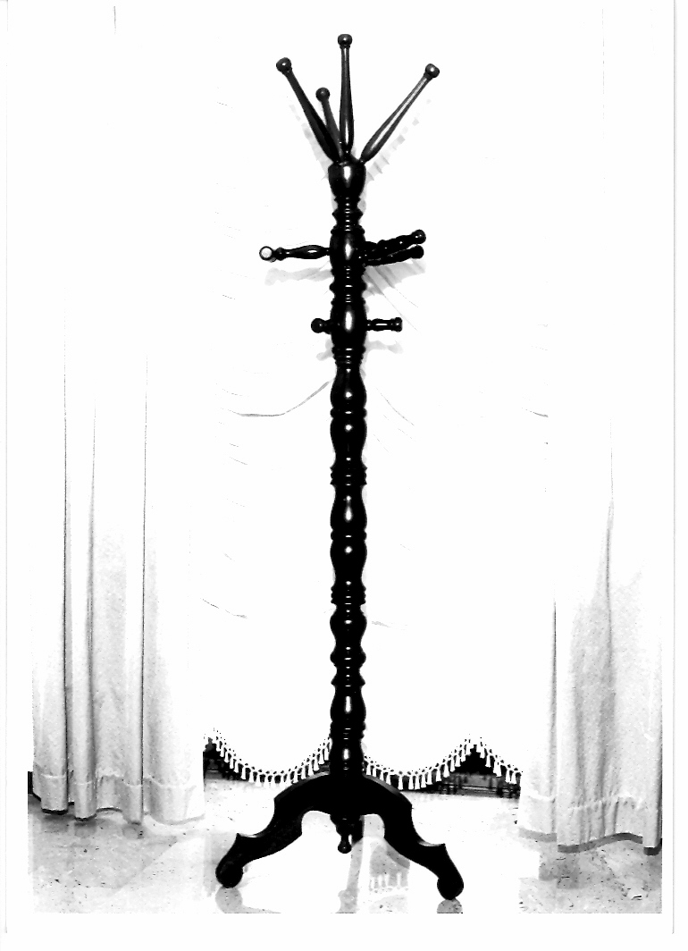 attaccapanni - ad asta - bottega Italia centrale (prima metà sec. XX)