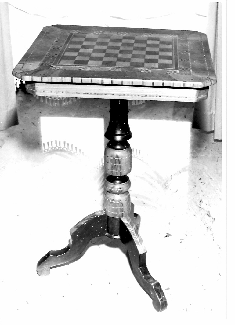 tavolino - bottega marchigiana (seconda metà sec. XIX)