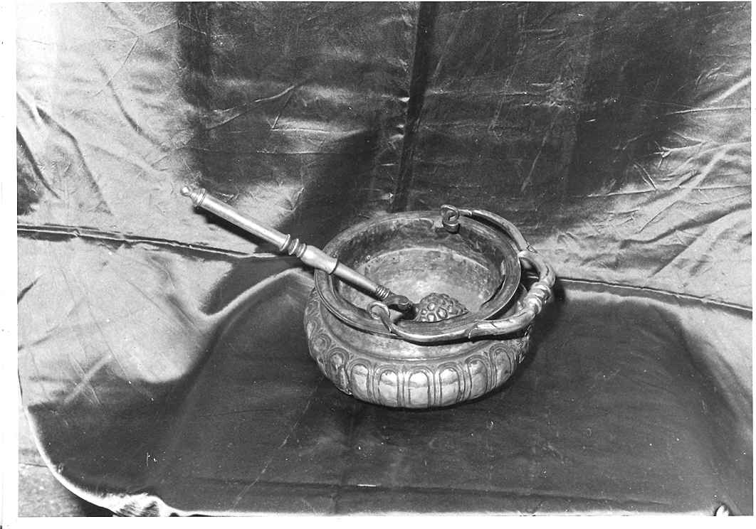 secchiello per l'acqua benedetta - bottega marchigiana (sec. XVII)