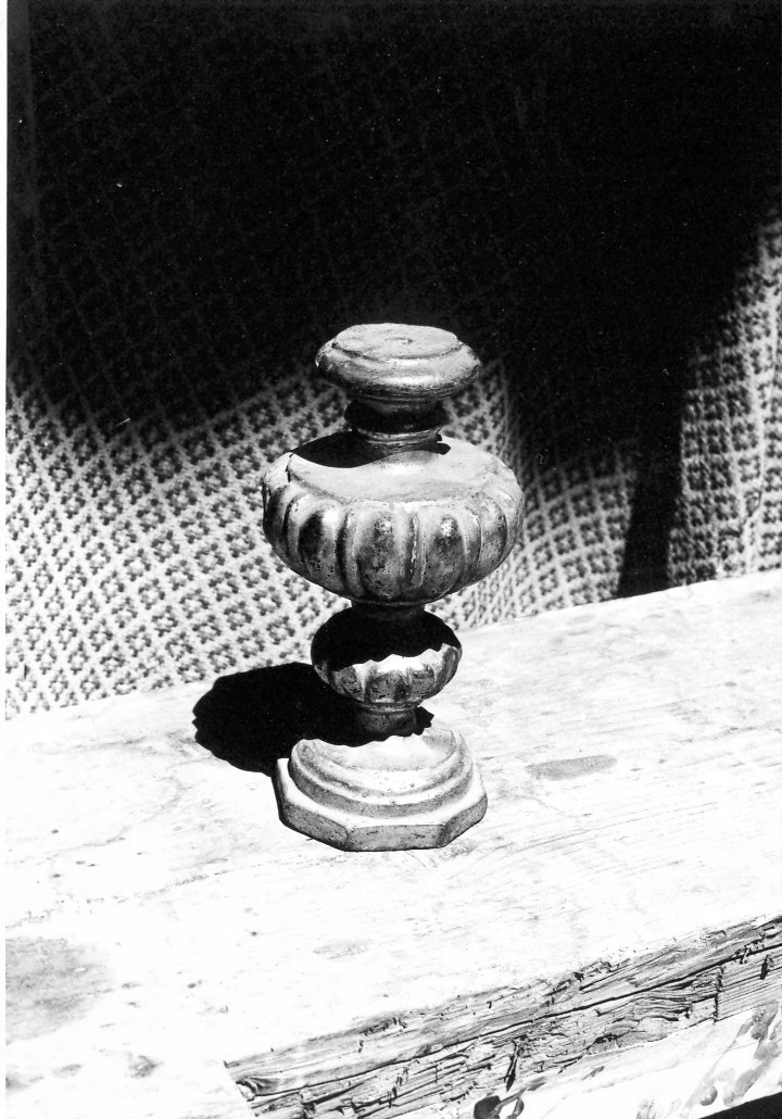 vaso d'altare con composizione floreale, serie - bottega marchigiana (sec. XVII)