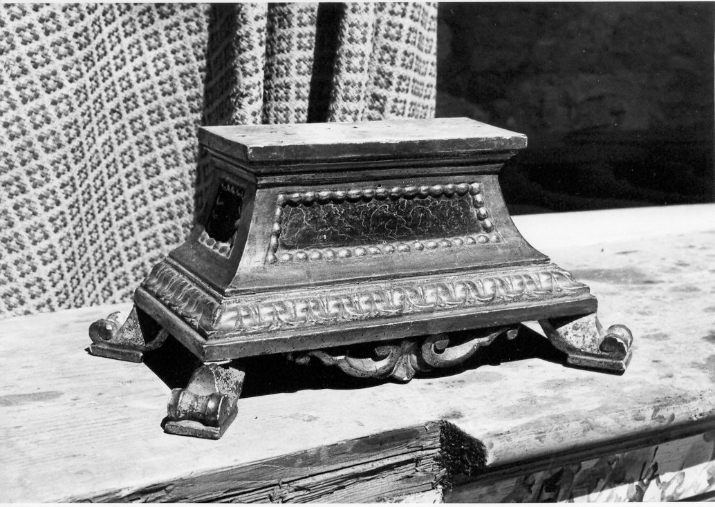 base - bottega marchigiana (sec. XVIII)