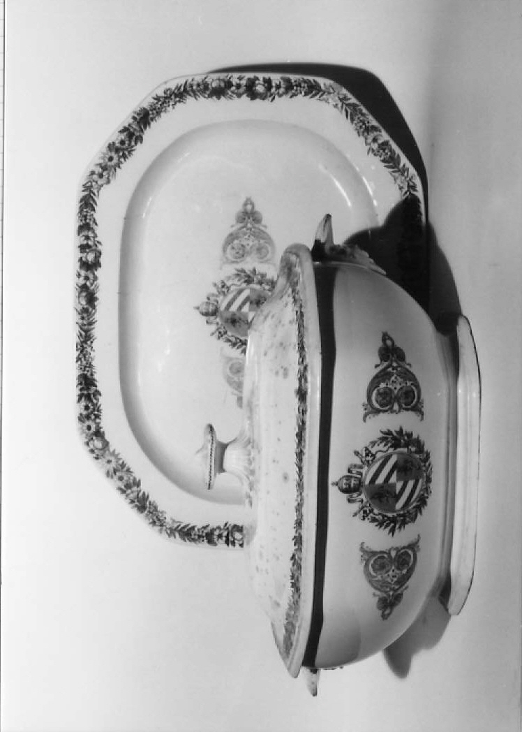 servizio di piatti - manifattura bolognese (metà sec. XIX)