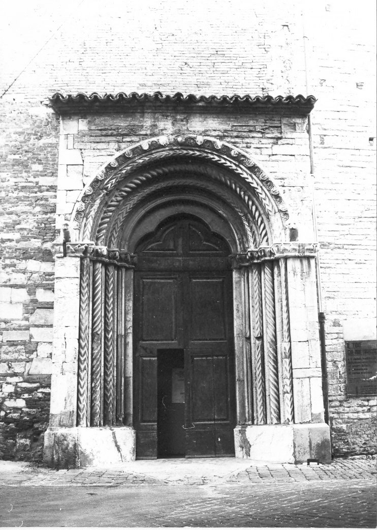 portale - bottega marchigiana (fine/inizio secc. XIII/ XIV)