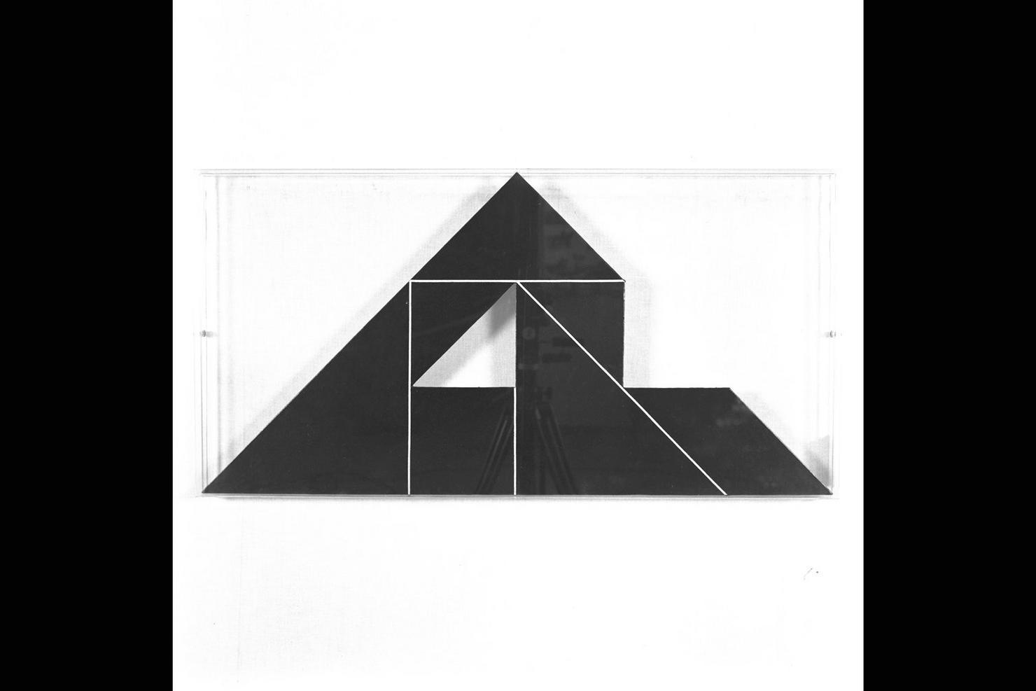Tangram B n. 10, non identificabile (scultura) di Passa Antonio (sec. XX)