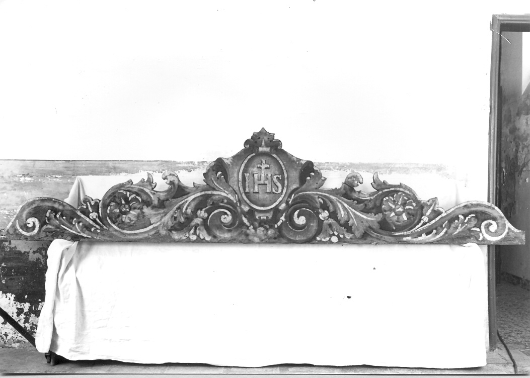 monogramma cristologico (decorazione pittorica) - bottega italiana (fine/inizio secc. XVIII/ XIX)