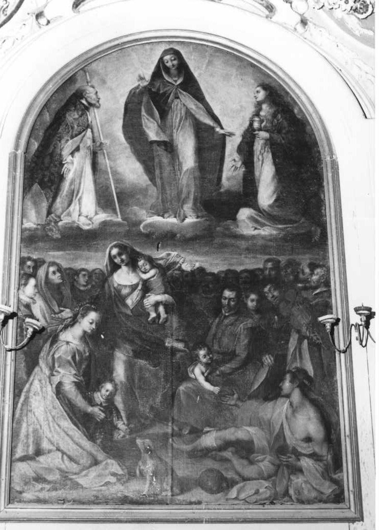 Madonna della Misericordia coi SS. Paolino e Maddalena (dipinto) di Fiori Federico detto Barocci (scuola) (fine/inizio secc. XVI/ XVII)