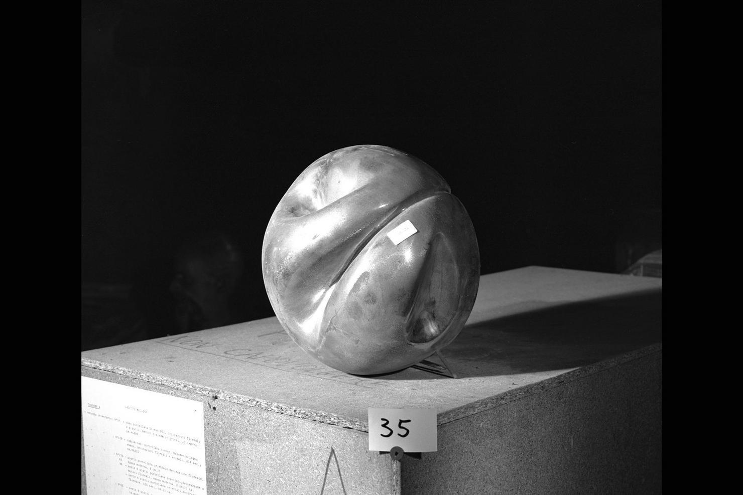 Sfera, non identificabile (scultura) di Giuliani Giuliano (sec. XX)