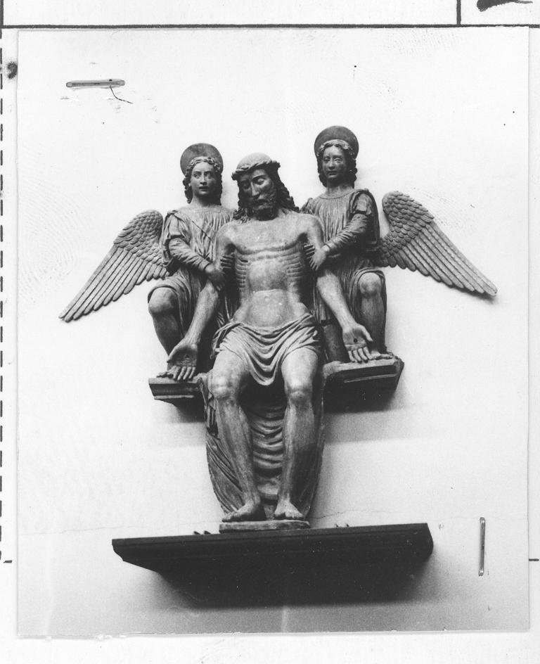 Cristo in pietà sorretto da angeli (gruppo scultoreo) - ambito marchigiano (seconda metà sec. XIV)