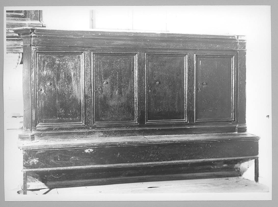 credenza, coppia - bottega marchigiana (sec. XVIII)