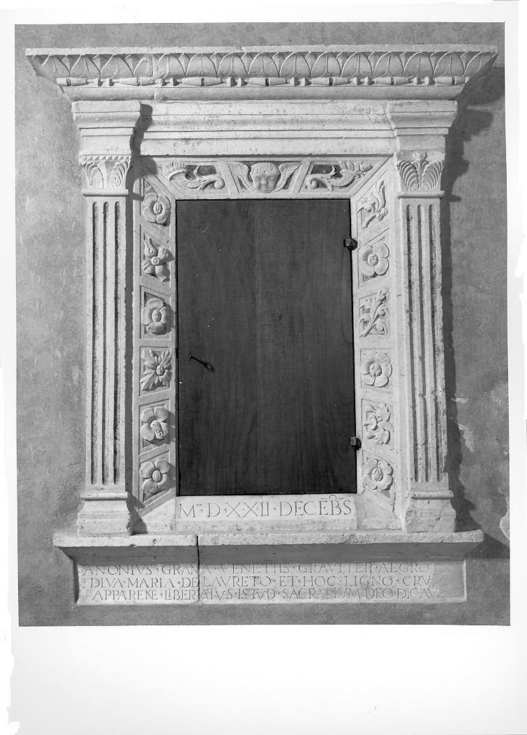 mostra di finestra - bottega marchigiana (sec. XVI)