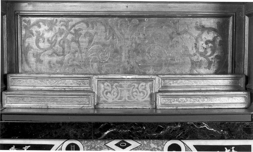 gradino d'altare - bottega marchigiana (fine/inizio secc. XVII/ XVIII)