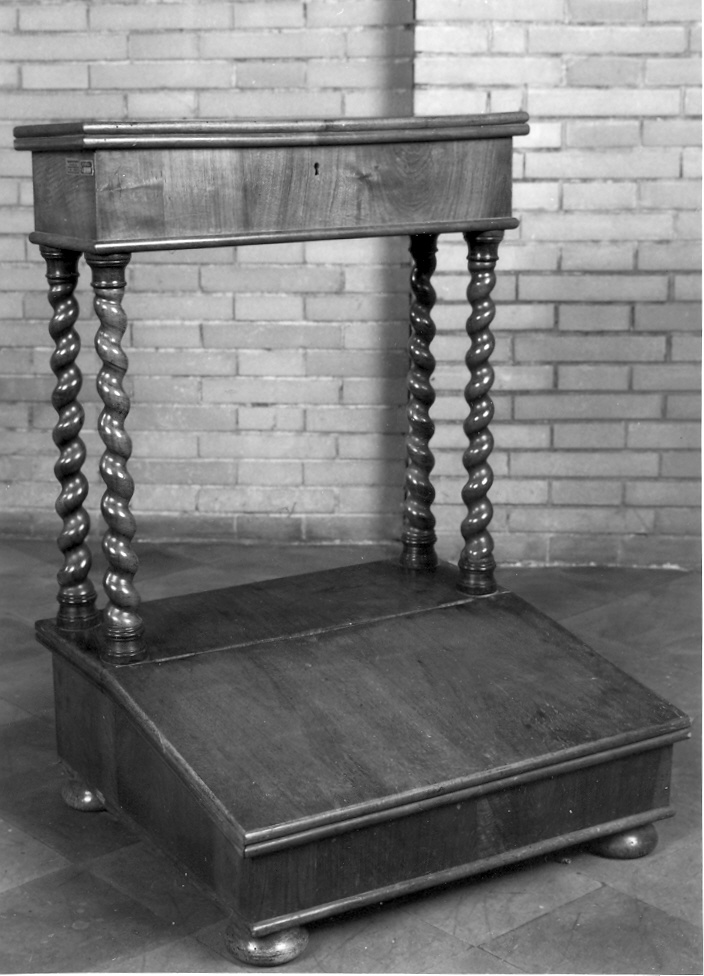 inginocchiatoio - bottega marchigiana (inizio sec. XX)