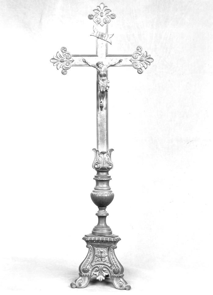 croce d'altare - produzione marchigiana (prima metà sec. XX)