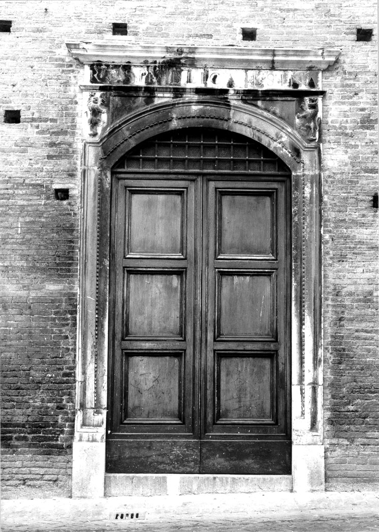 porta di Michele di Giovanni da Milano, Alvise di Michele di Giovanni da Milano, Martini Francesco di Giorgio (attribuito) (seconda metà sec. XV)