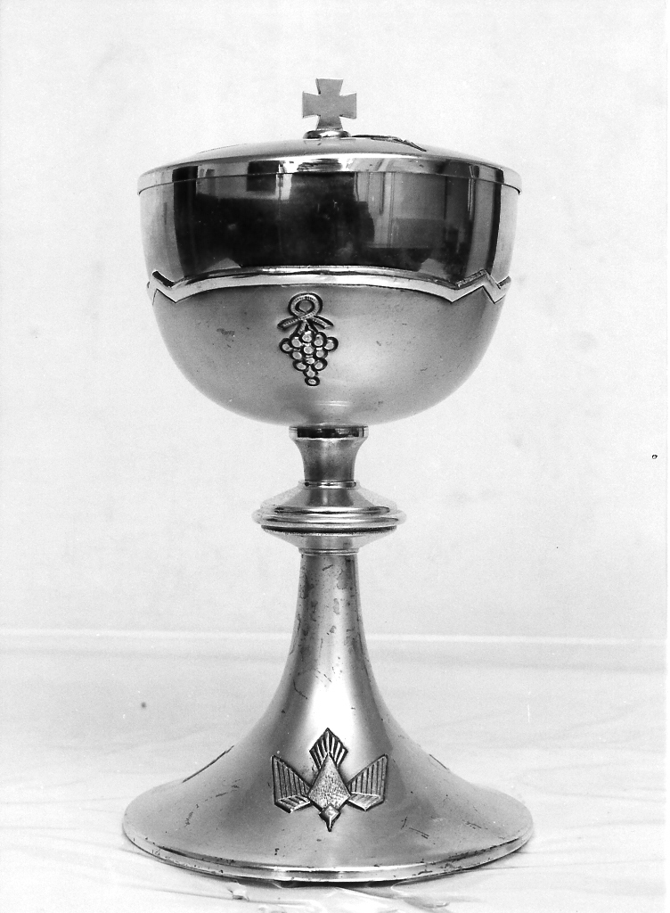 calice - bottega marchigiana (terzo quarto sec. XX)