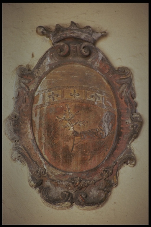 stemma gentilizio (rilievo) - bottega Italia centrale (prima metà sec. XVIII)
