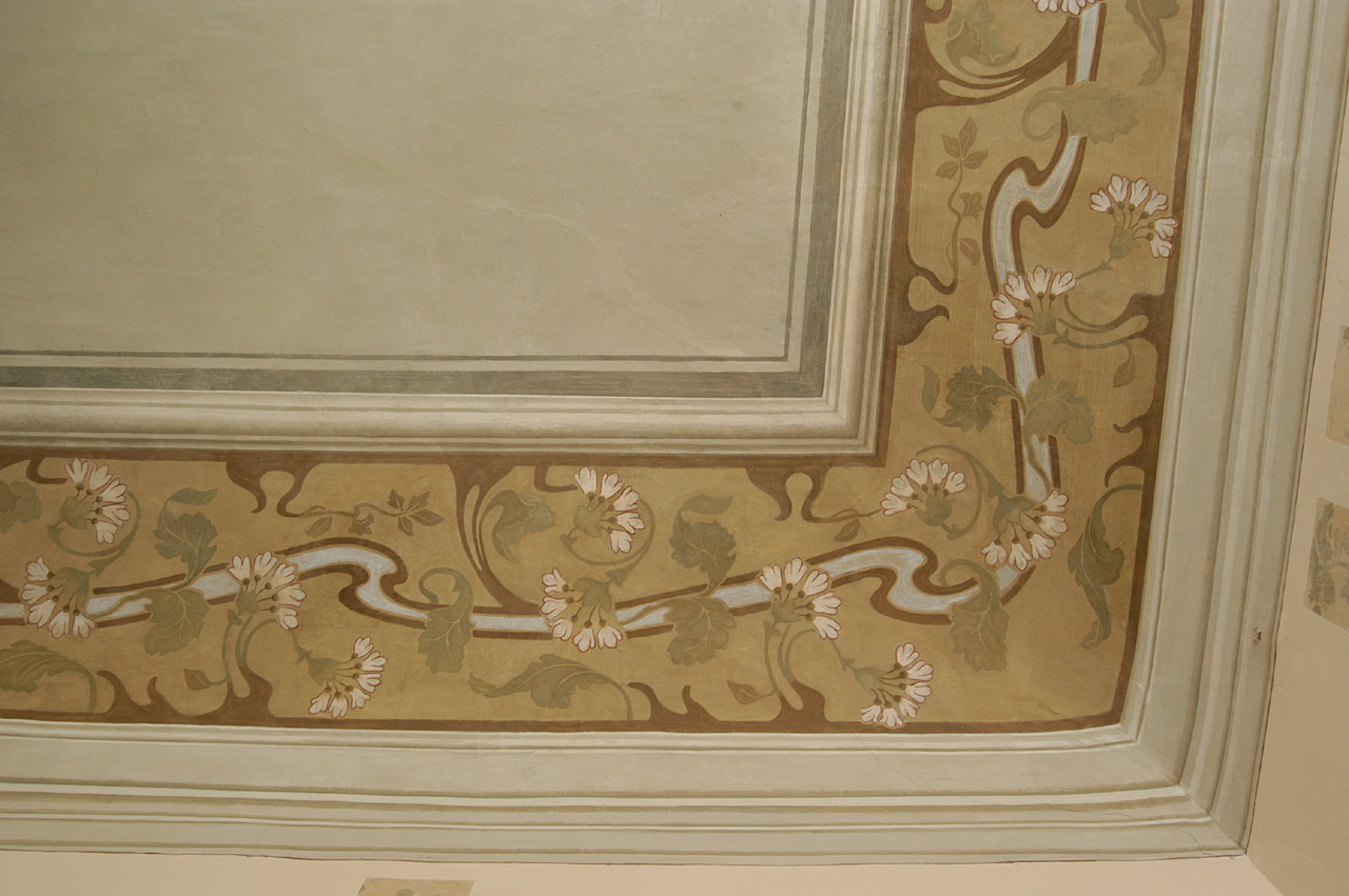 motivo decorativo a intreccio floreale e figure femminili (soffitto dipinto) - ambito marchigiano (prima metà sec. XX)