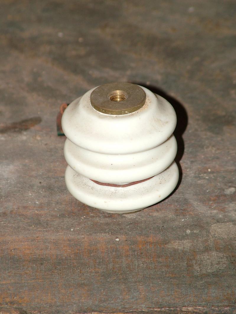 isolatore elettrico - produzione marchigiana (secc. XIX/ XX)