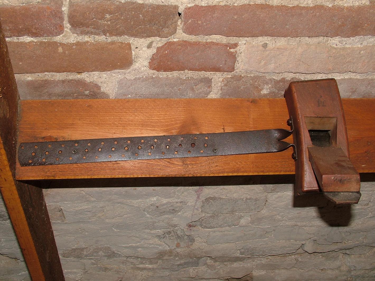 pialletto con regolatore - bottega marchigiana (secc. XIX/ XX)