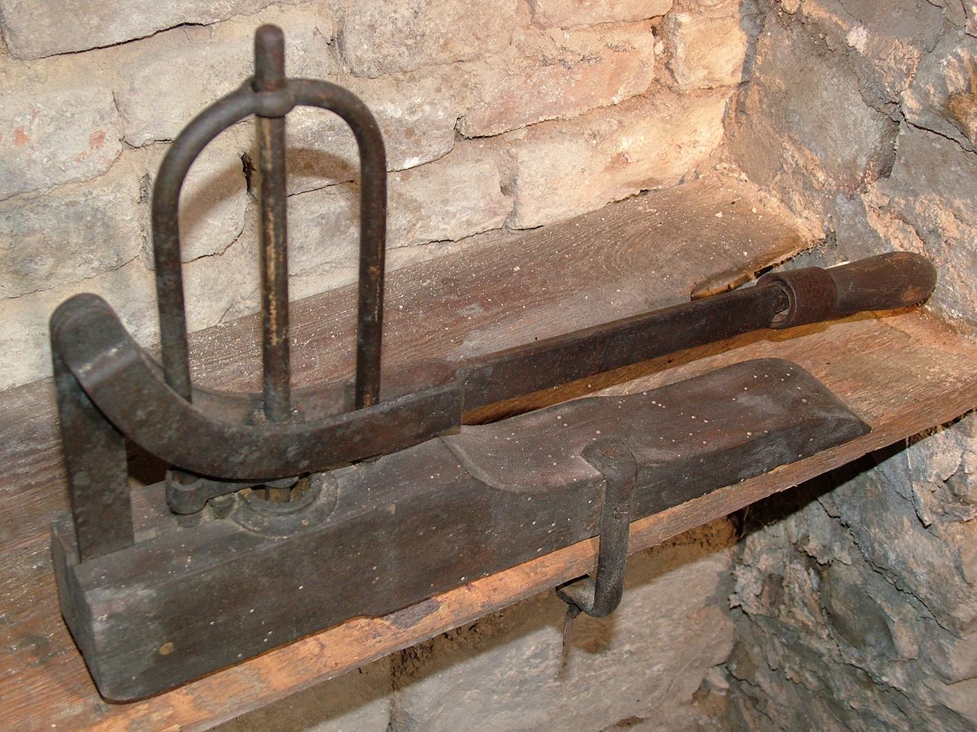 tappabottiglie - bottega marchigiana (secc. XIX/ XX)