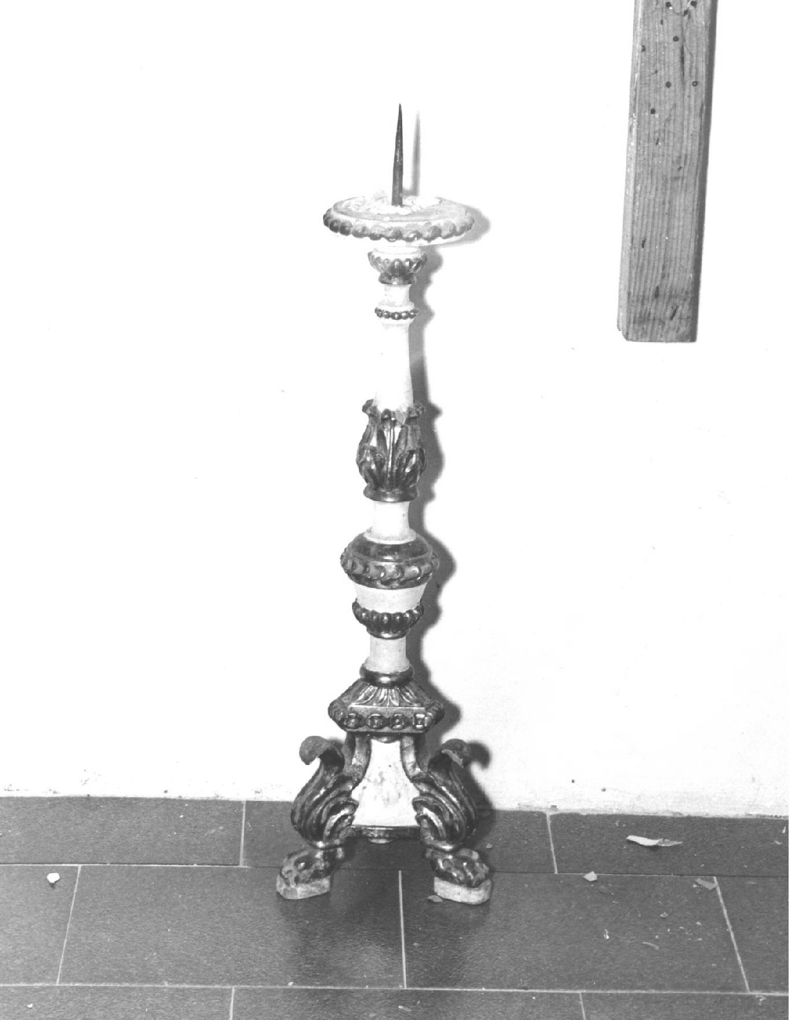 candelabro, serie - bottega marchigiana (prima metà sec. XIX)