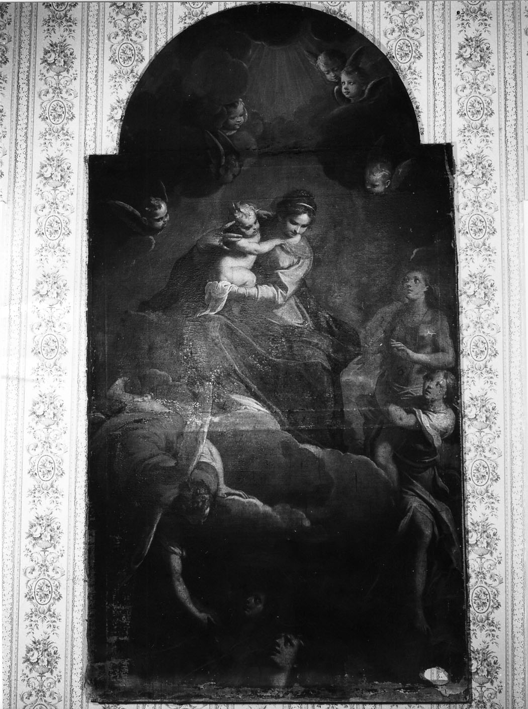 Madonna del suffraggio, Madonna con Bambino, angeli e anime purganti (dipinto) di Ridolfi Claudio (sec. XVII)