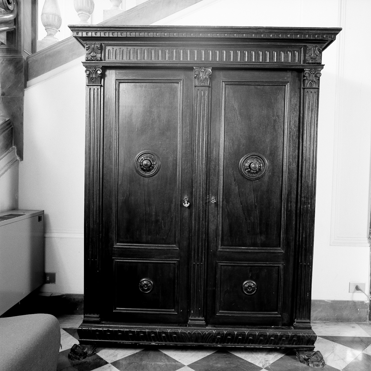 armadio - bottega marchigiana (sec. XIX)