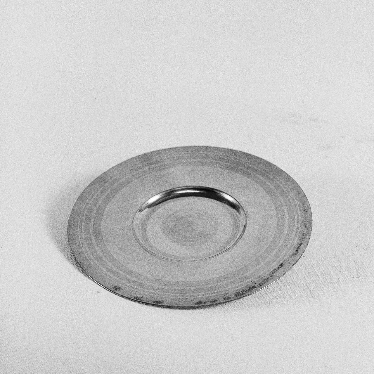 patena, elemento d'insieme - bottega marchigiana (metà sec. XX)