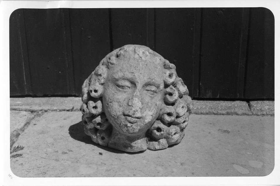 testa di donna (scultura, frammento) - bottega italiana (prima metà sec. XV)