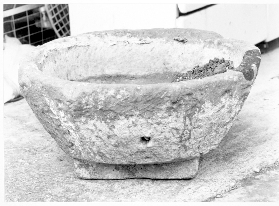 vasca battesimale, frammento - ambito sardo (sec. XVII)