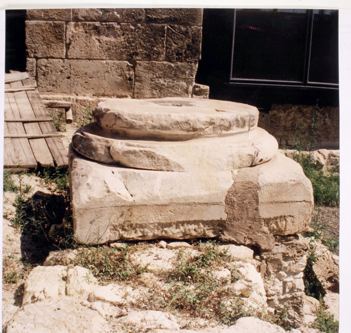 base di colonna, frammento - ambito italiano (sec. I)