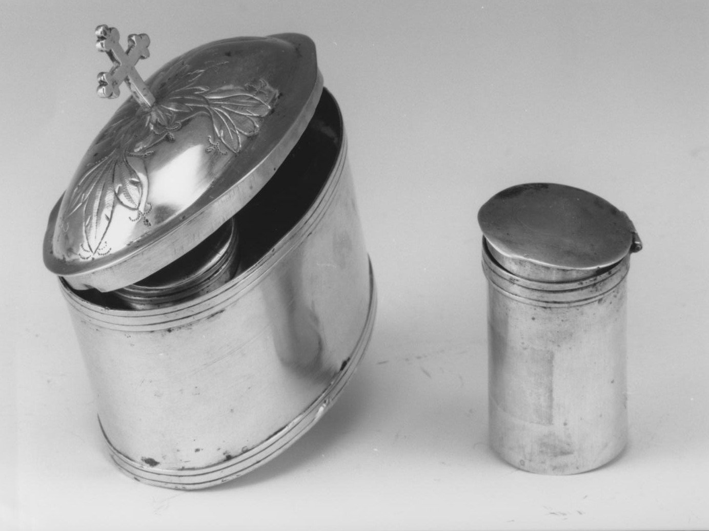custodia - di vasetti per oli santi - bottega sarda (prima metà sec. XIX)