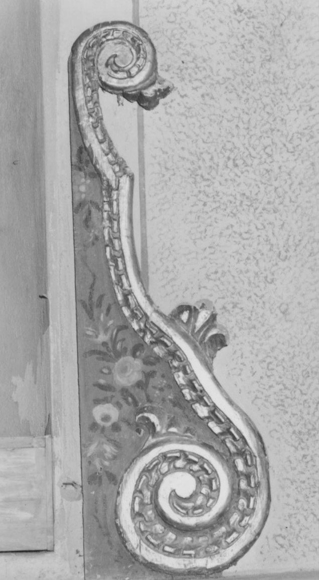 decorazione a intaglio, frammento - bottega sarda (secc. XVII/ XVIII)