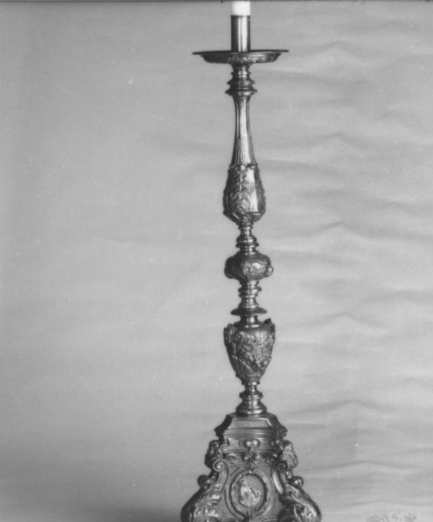 candeliere d'altare, elemento d'insieme - produzione italiana (secc. XIX/ XX)