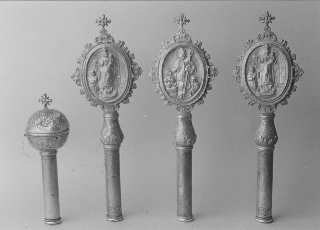 San Nicola di Bari; Madonna del Rosario (emblema di confraternita, serie) - bottega sarda (secc. XVII/ XVIII)