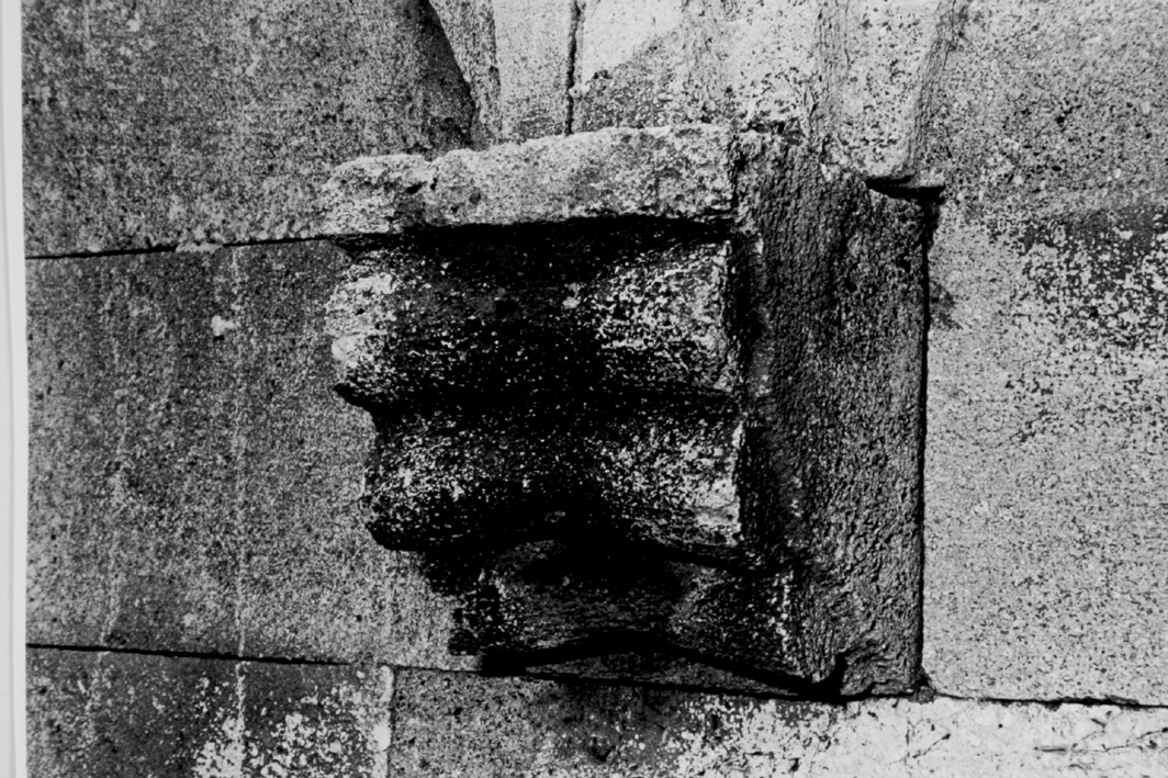motivo decorativo geometrico (mensola architettonica) - bottega franco-toscana (sec. XII)