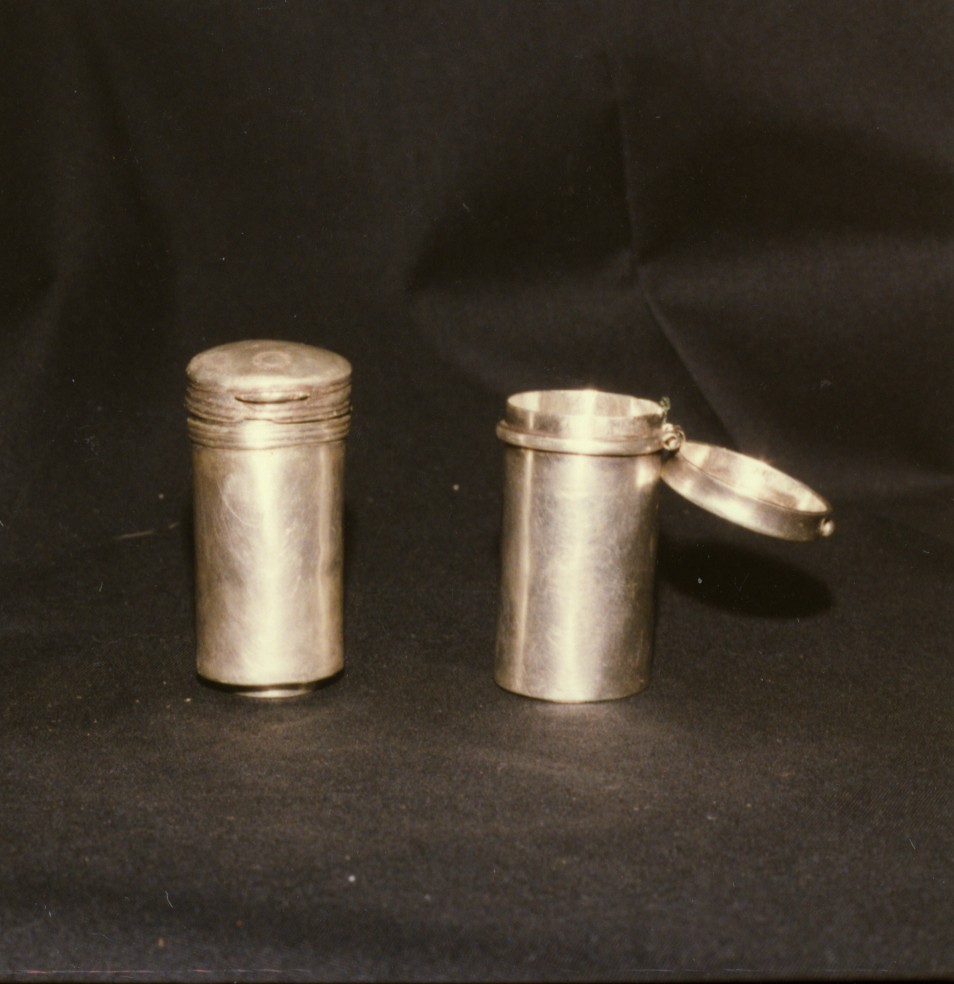 vasetti per oli santi, serie - bottega sarda (sec. XVII)
