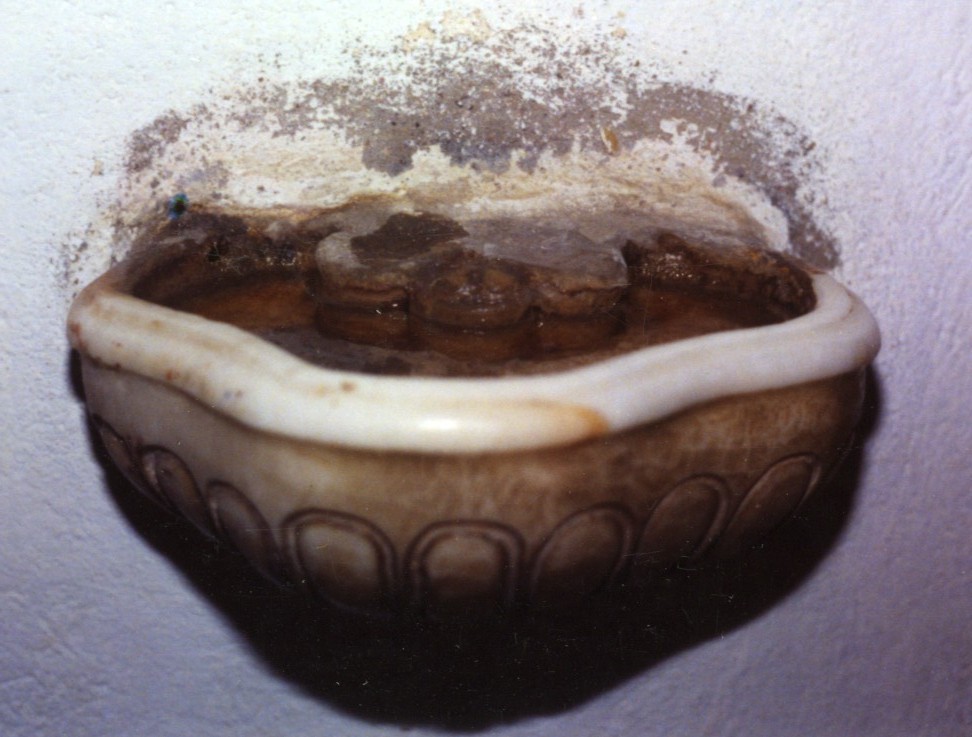 acquasantiera da parete - bottega sarda (sec. XVIII)