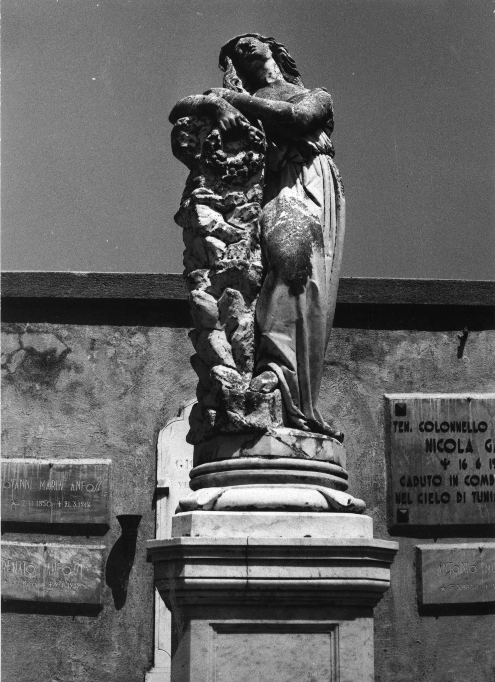 Donna dolente (monumento funebre) - bottega sarda (sec. XIX)