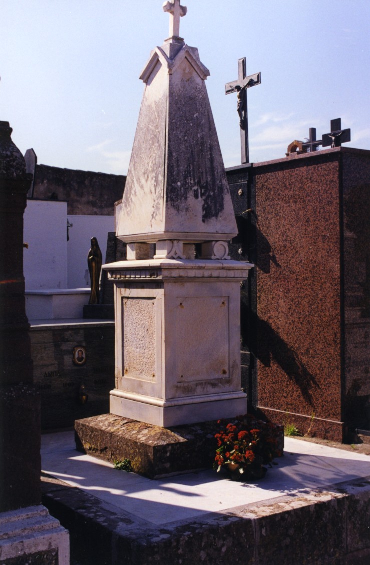 monumento funebre - a obelisco - bottega sarda (secc. XIX/ XX)