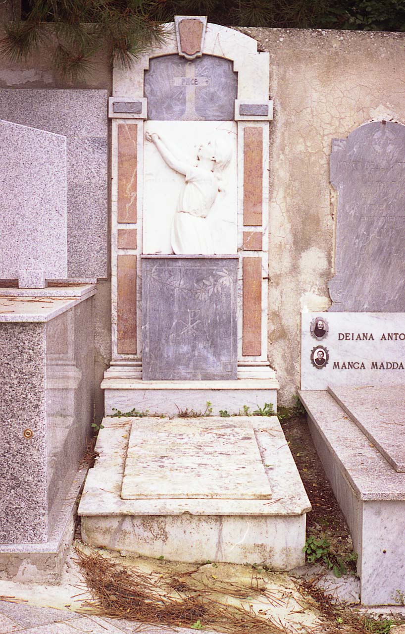 figura femminile (monumento funebre) di Usai Antonio (sec. XX)