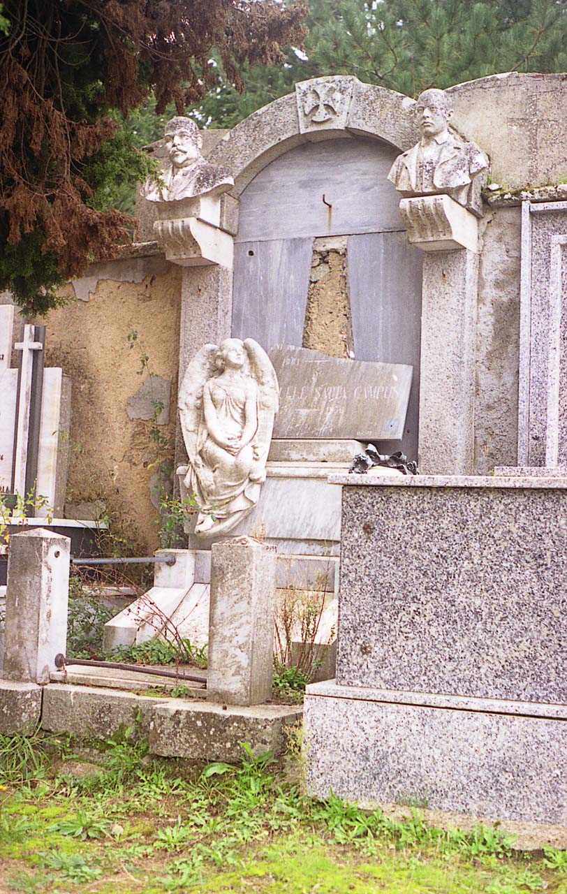 angelo custode (monumento funebre) di Sartorio Giuseppe (sec. XX)