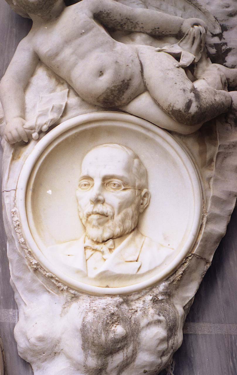 ritratto di Francesco Grixoni (rilievo) di Caprino Lorenzo (sec. XX)