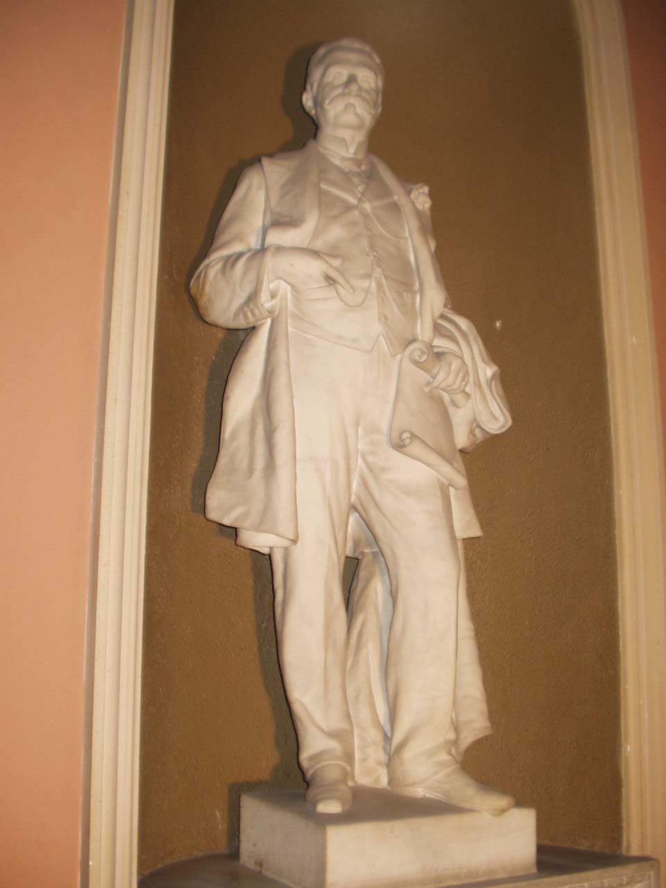ritratto di Lazzaro Sechi (statua) di Sartorio Giuseppe (primo quarto sec. XX)