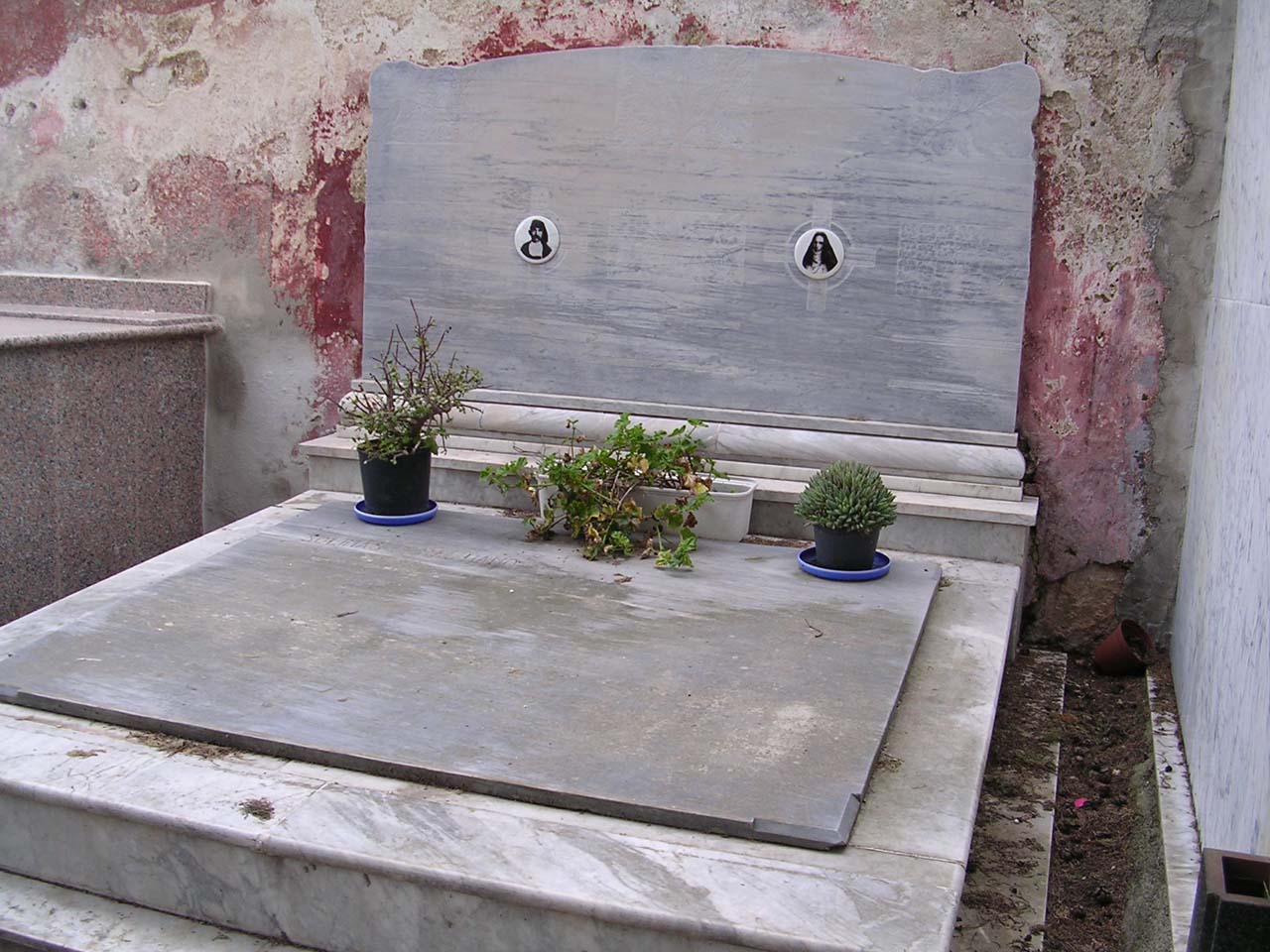 tomba di Corona Luigi (sec. XX)