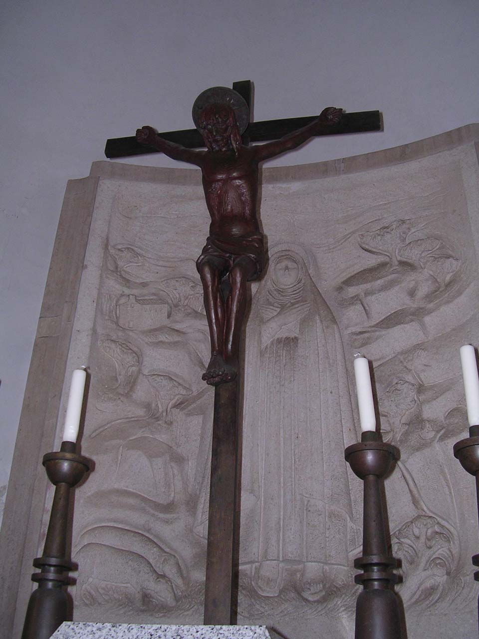 Cristo crocifisso (crocifisso) di Tavolara Eugenio (metà sec. XX)